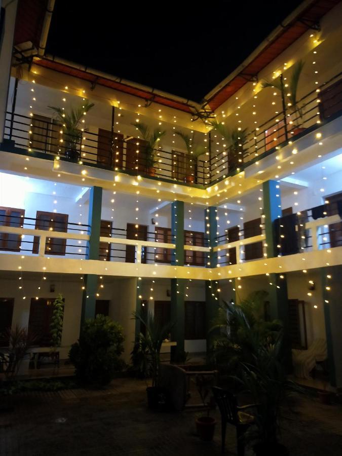 New Kovalam Beach Hotel Luaran gambar