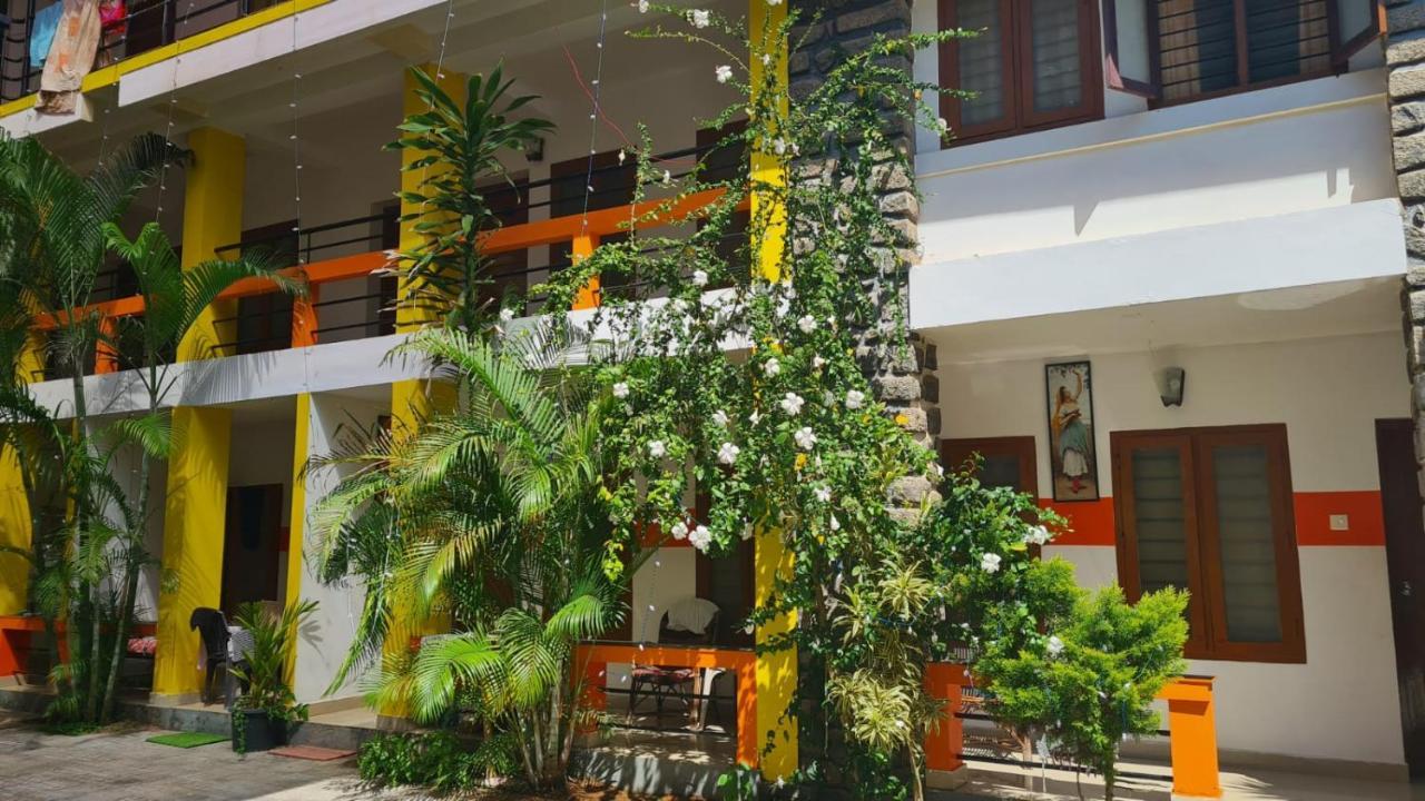 New Kovalam Beach Hotel Luaran gambar